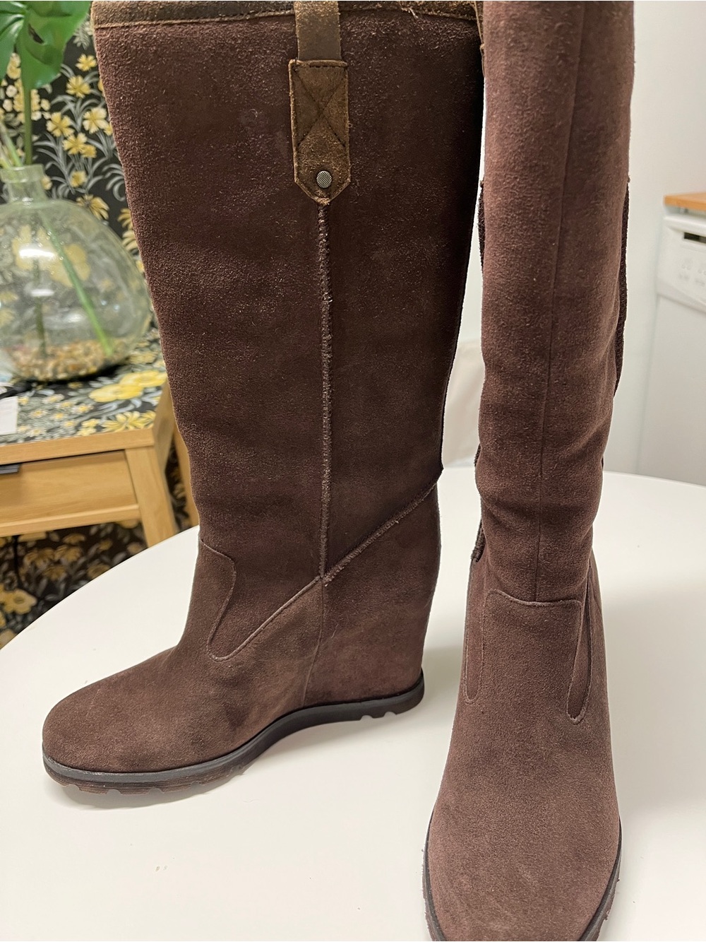 UGG Australia Soleil Chocolate Brown Suede Wedge Boots US 9 New no box